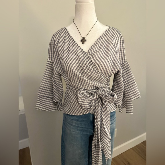 WAYF WRAP TOP - Picture 4 of 9